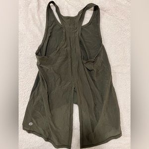 Forest green Lulu lemon top with split back